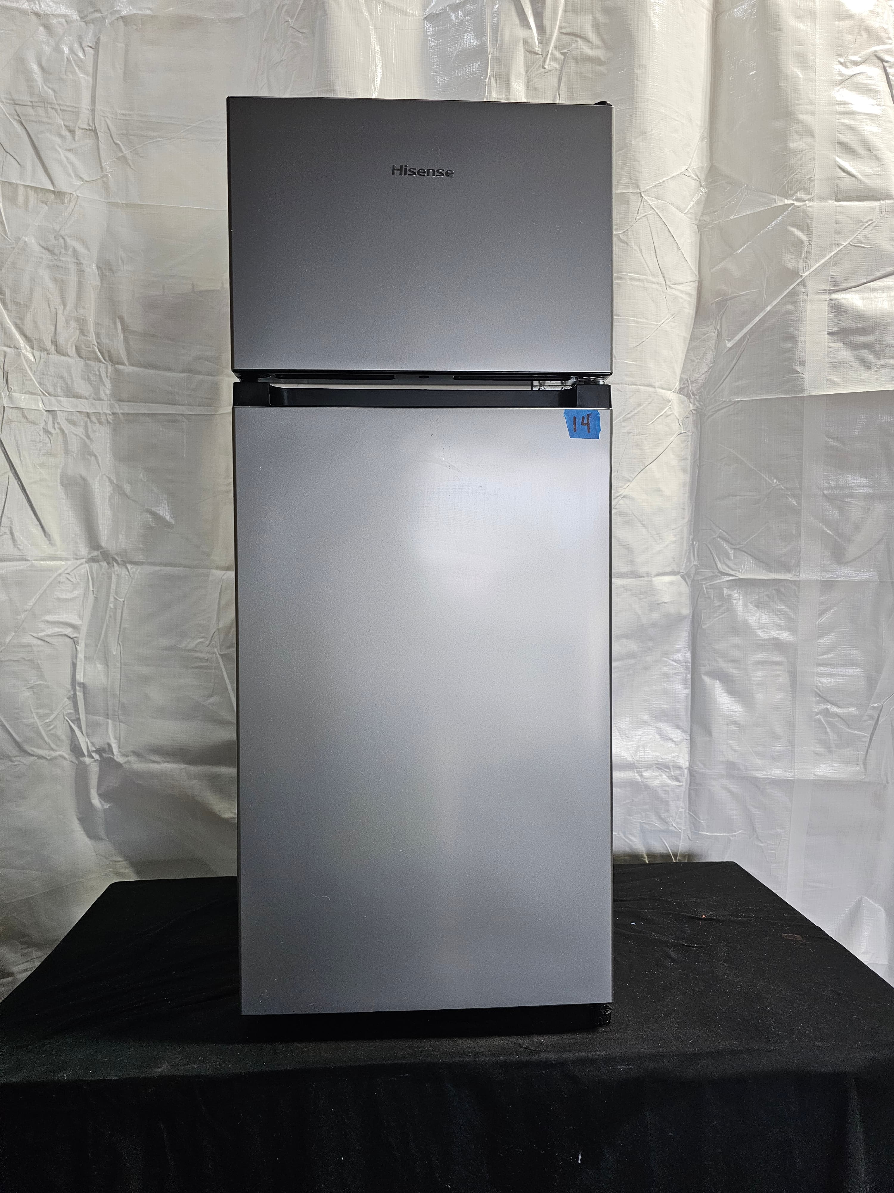 Midea MRM45D3ASL 4.5 Cu Ft Mini Fridge (14)
