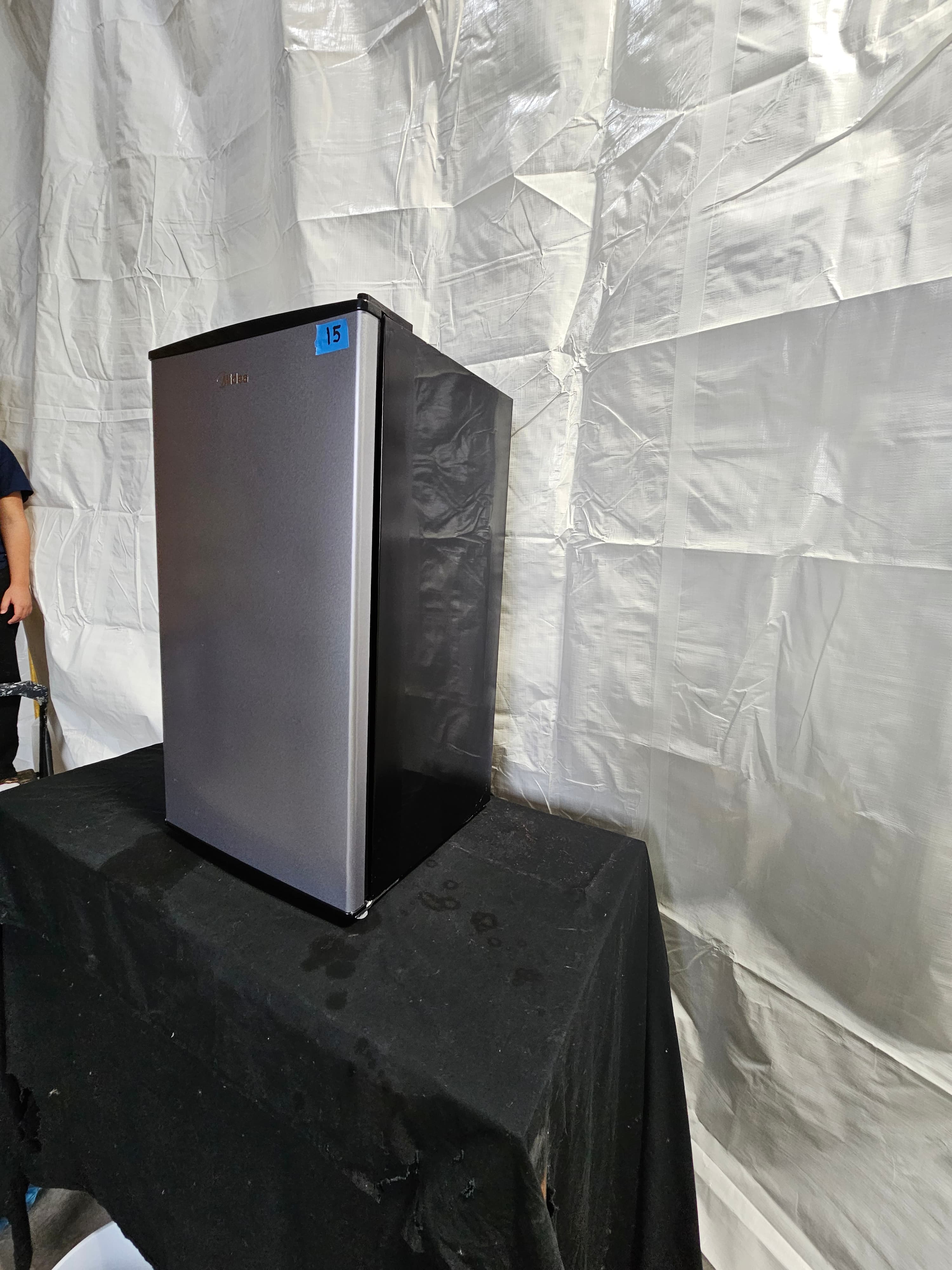 Midea 3.3 Cu Ft Compact Mini Fridge (31) Silver - Like New