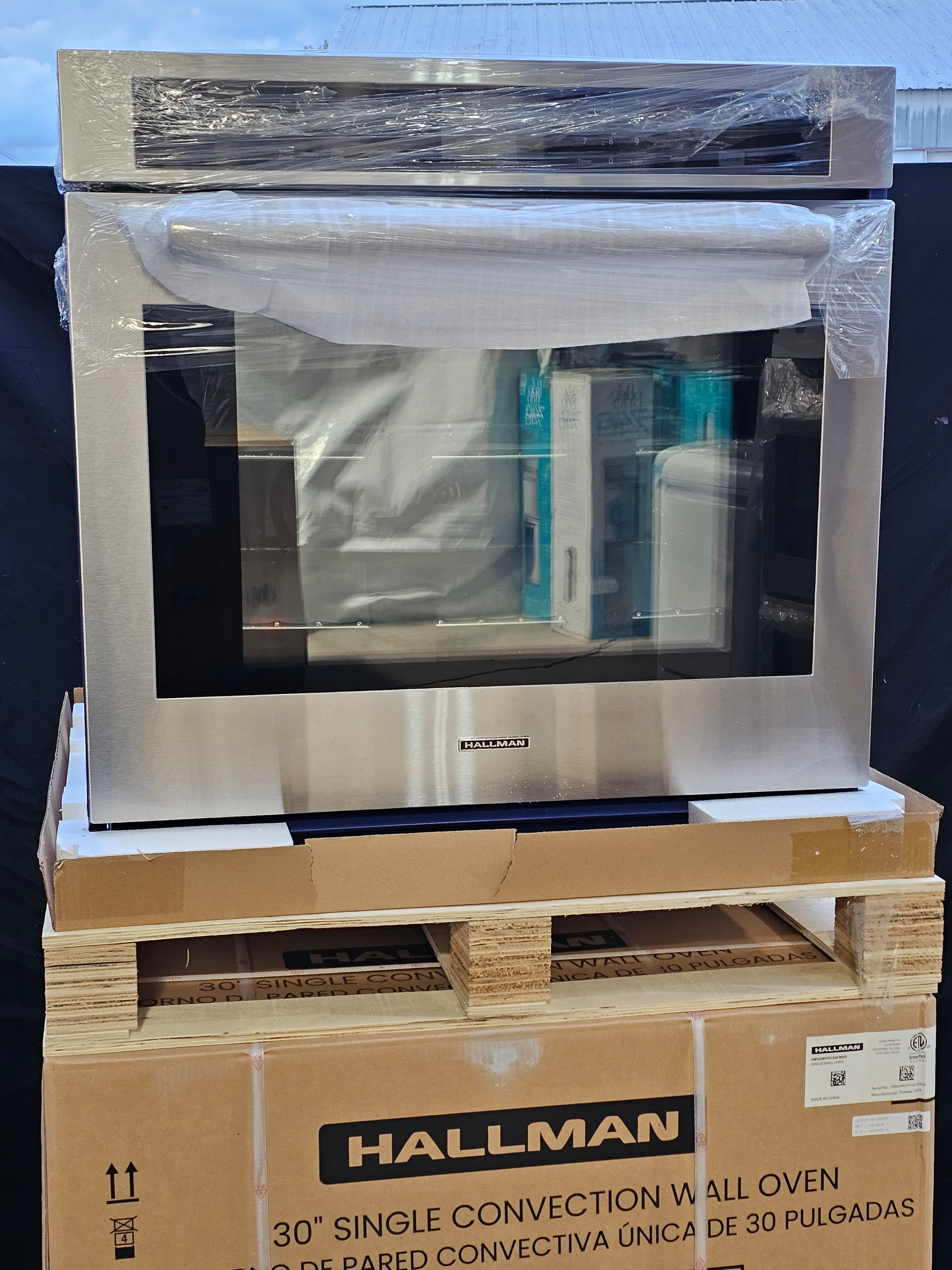 Hallman 30″ Bold Series Single Wall Oven — True Convection + Air Fry — HBSGWOTC30CMSS (New) - GREEN BAY, WI